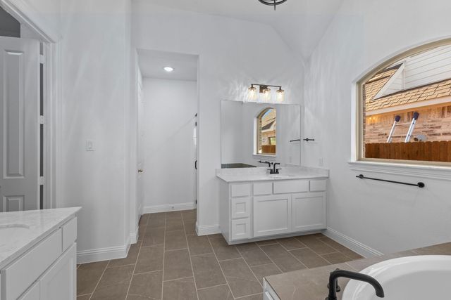 905 Mumms Field Drive, Fort Worth, TX 76247