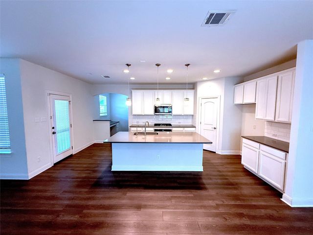 138 Fern DR, Buda, TX 78610