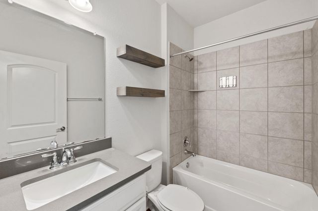 138 Fern DR, Buda, TX 78610