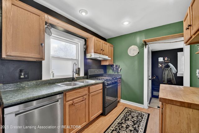 827 Cleveland Street, Lansing, MI 48906