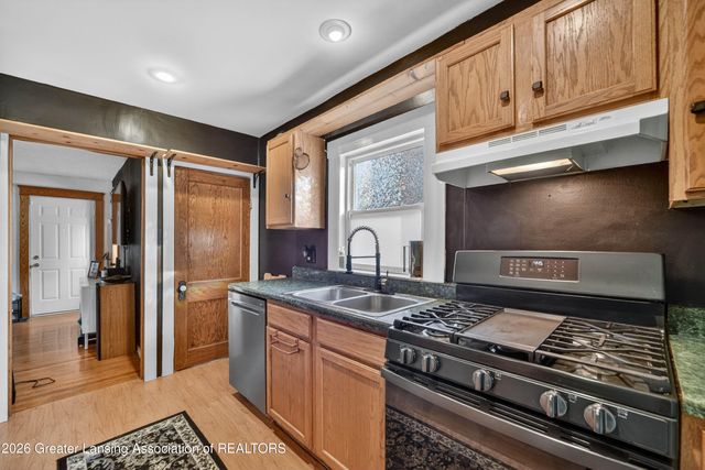 827 Cleveland Street, Lansing, MI 48906