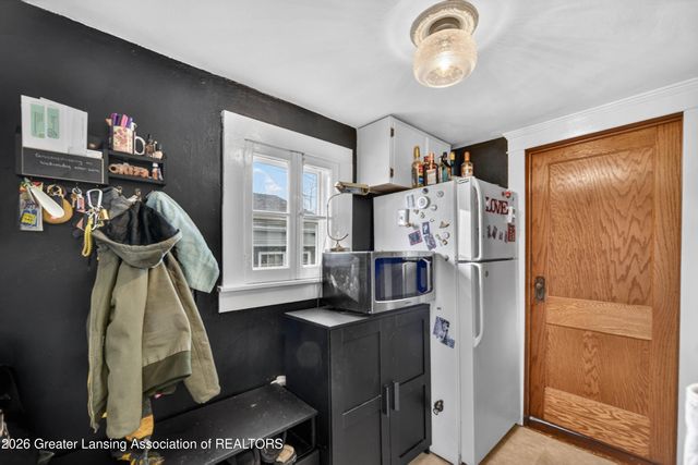 827 Cleveland Street, Lansing, MI 48906