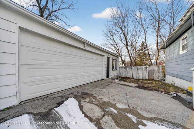 827 Cleveland Street, Lansing, MI 48906