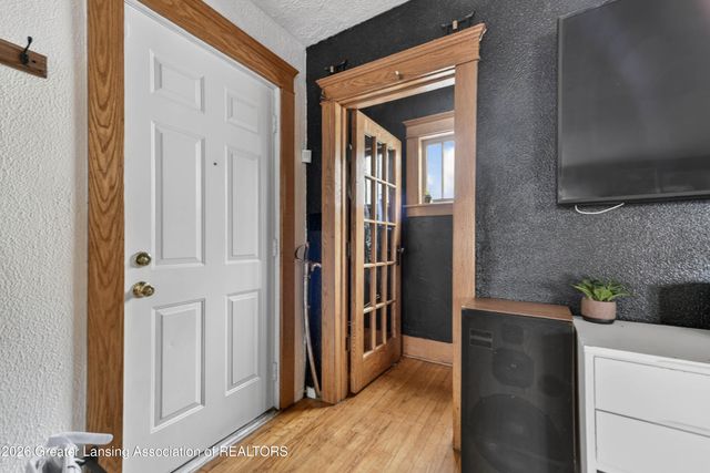 827 Cleveland Street, Lansing, MI 48906