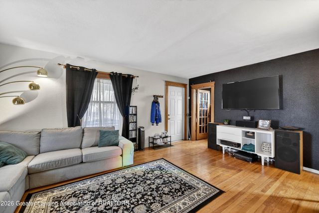 827 Cleveland Street, Lansing, MI 48906