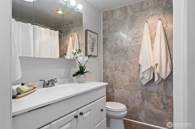 3735 Vassar Loop SE, Lacey, WA 98503