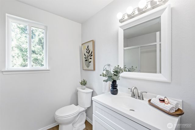 3735 Vassar Loop SE, Lacey, WA 98503