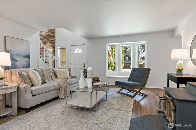 3735 Vassar Loop SE, Lacey, WA 98503