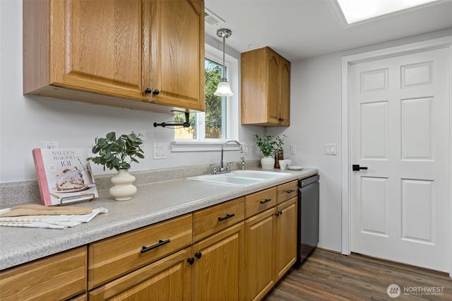 3735 Vassar Loop SE, Lacey, WA 98503