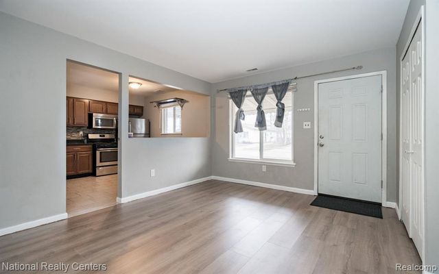 26344 Groveland Street, Madison Heights, MI 48071