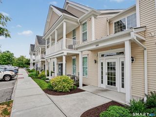 104 Center Meadow Lane 104, Danbury, CT 06810