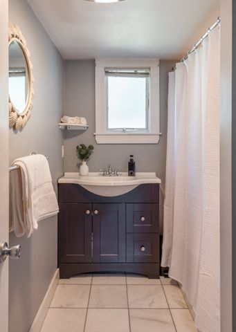 11 Youngs Rd, Gloucester, MA 01930