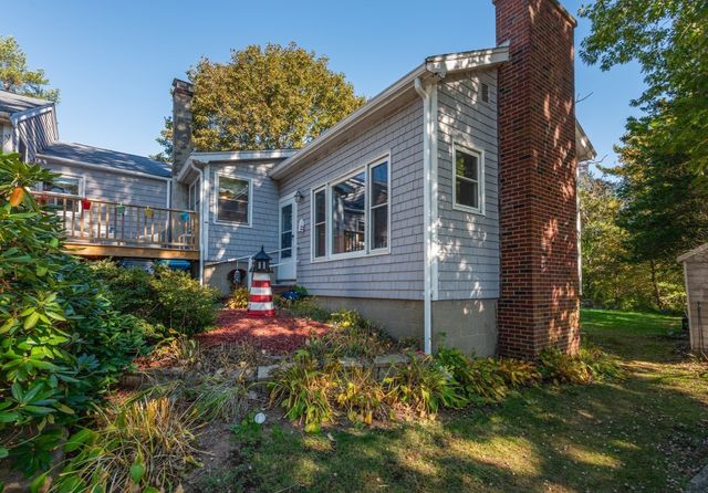 11 Youngs Rd, Gloucester, MA 01930