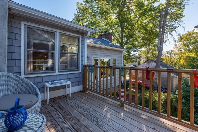 11 Youngs Rd, Gloucester, MA 01930