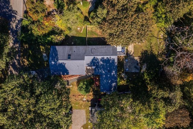 11 Youngs Rd, Gloucester, MA 01930