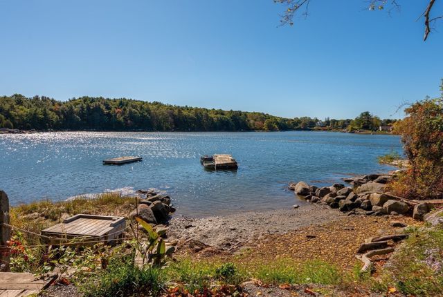 11 Youngs Rd, Gloucester, MA 01930