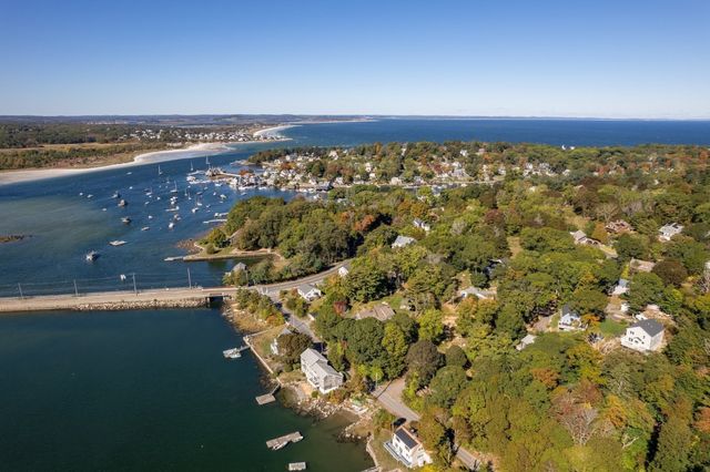 11 Youngs Rd, Gloucester, MA 01930