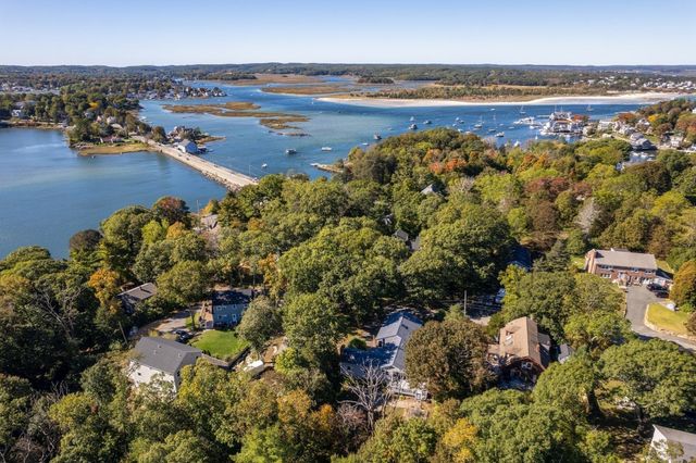 11 Youngs Rd, Gloucester, MA 01930