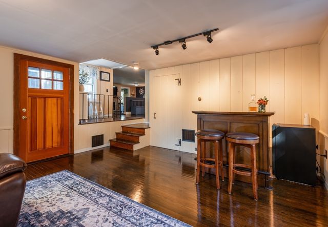 11 Youngs Rd, Gloucester, MA 01930