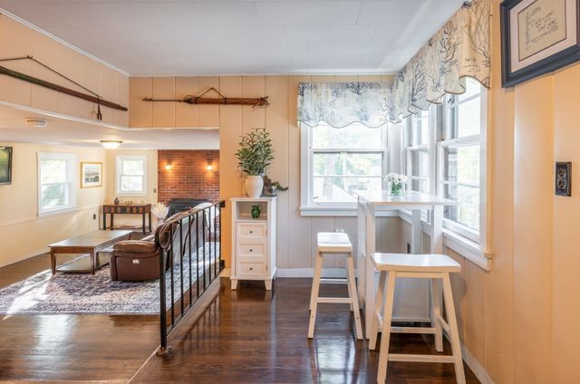 11 Youngs Rd, Gloucester, MA 01930