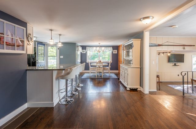 11 Youngs Rd, Gloucester, MA 01930