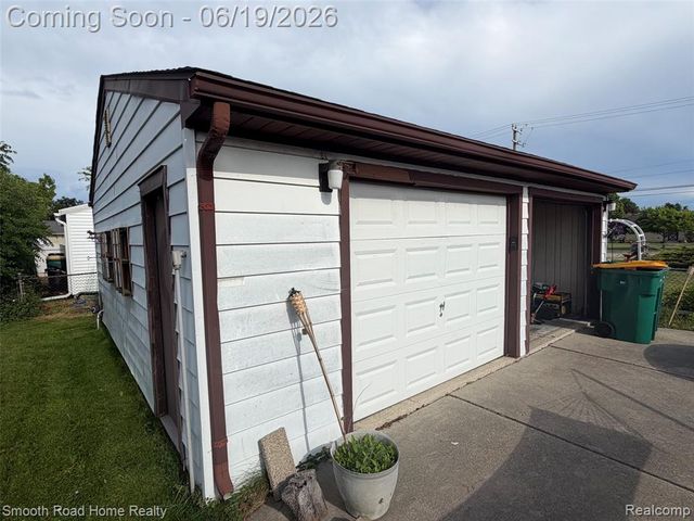 27719 Mayfair Avenue, Trenton, MI 48183
