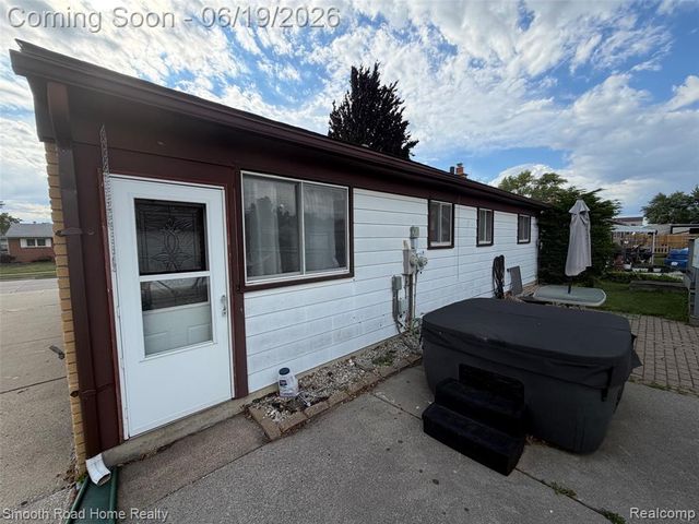 27719 Mayfair Avenue, Trenton, MI 48183