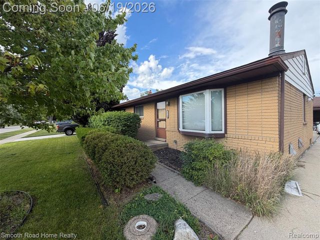 27719 Mayfair Avenue, Trenton, MI 48183