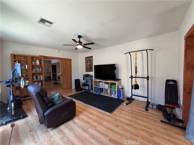 32038 Crystalaire, Llano, CA 93544