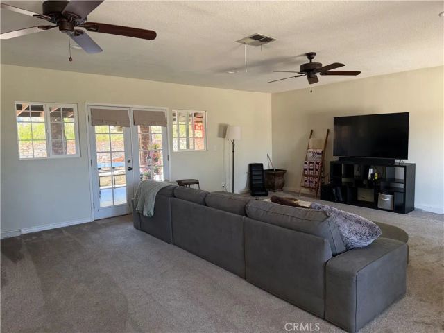 32038 Crystalaire, Llano, CA 93544