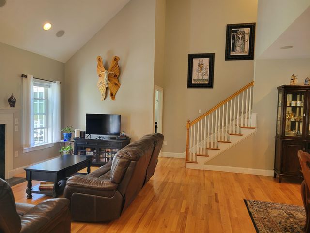 7 Harvest Road, Windham, NH 03087