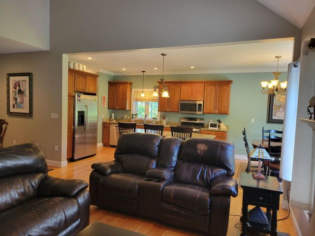 7 Harvest Road, Windham, NH 03087