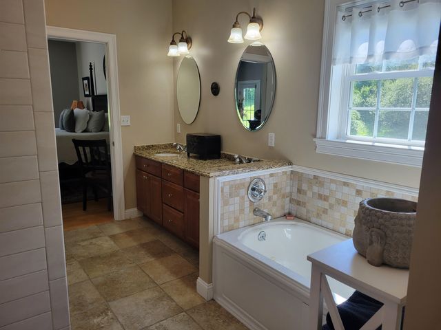7 Harvest Road, Windham, NH 03087