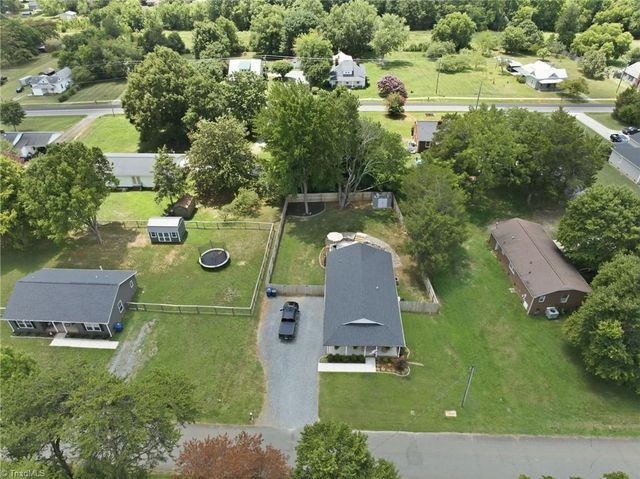 408 Grandview Avenue, Liberty, NC 27298