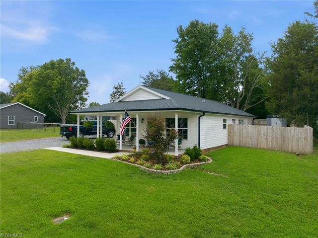 408 Grandview Avenue, Liberty, NC 27298