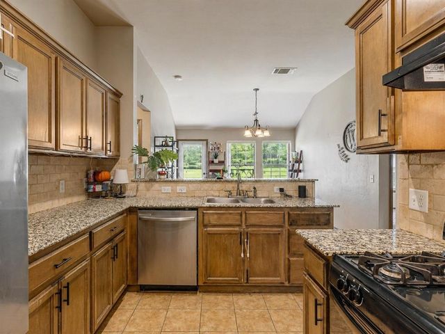 18512 Piedra Drive, Edmond, OK 73012