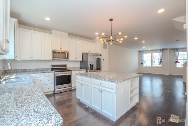 9 Audley Street, North Brunswick, NJ 08902