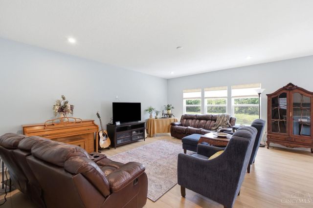 1251 Heathgate Way, Fairborn, OH 45324