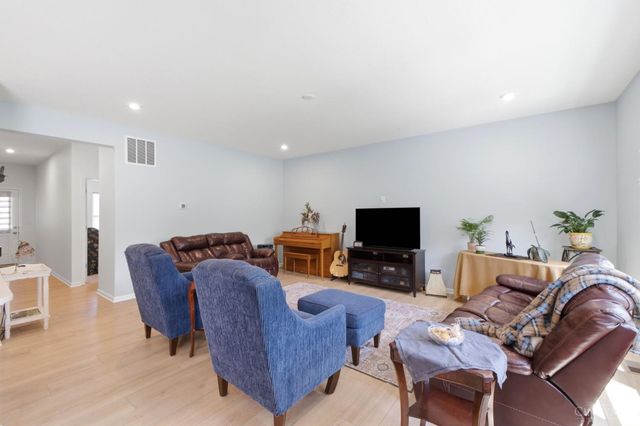 1251 Heathgate Way, Fairborn, OH 45324
