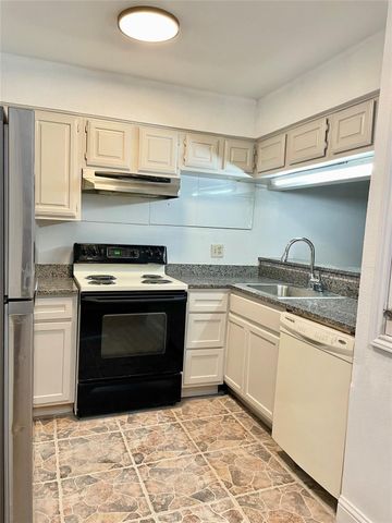 8545 Midpark Road 11, Dallas, TX 75240