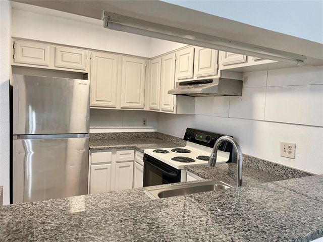 8545 Midpark Road 11, Dallas, TX 75240