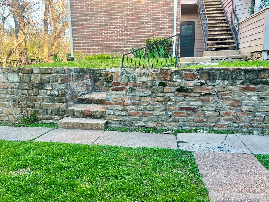 8545 Midpark Road 11, Dallas, TX 75240