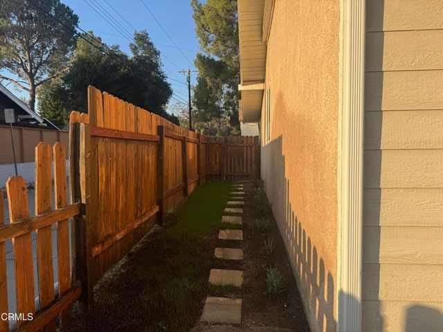 625 E Mountain Street, Pasadena, CA 91104