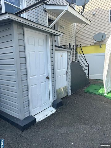 34 Hemlock Street, Paterson, NJ 07503