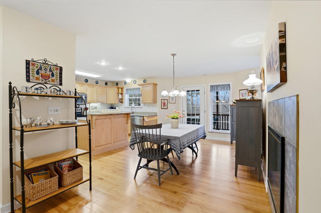 301 PARKWOOD CT, Columbia, MO 65203