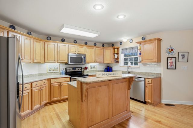 301 PARKWOOD CT, Columbia, MO 65203