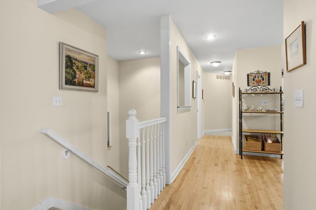 301 PARKWOOD CT, Columbia, MO 65203