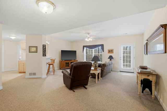 301 PARKWOOD CT, Columbia, MO 65203