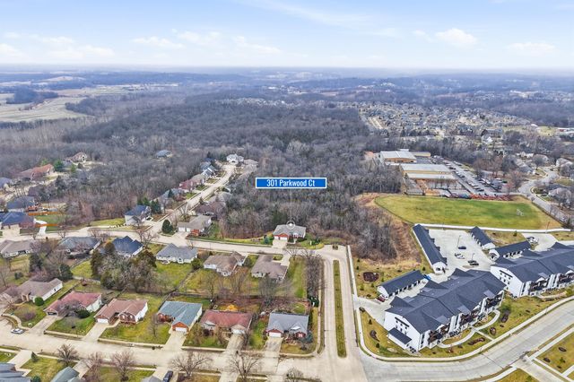 301 PARKWOOD CT, Columbia, MO 65203