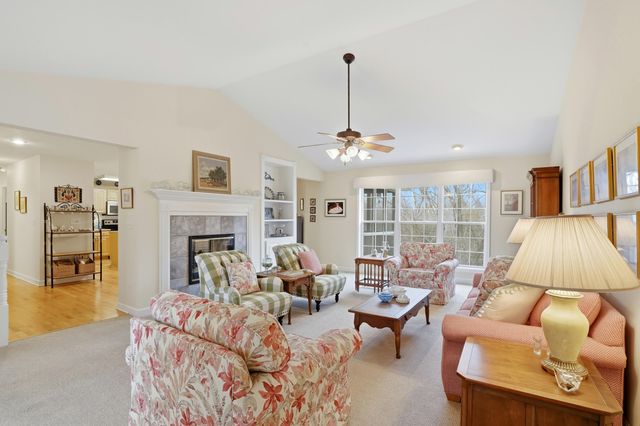 301 PARKWOOD CT, Columbia, MO 65203